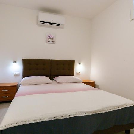 Amoroso Apartment 200M From Sea 波雷奇 外观 照片