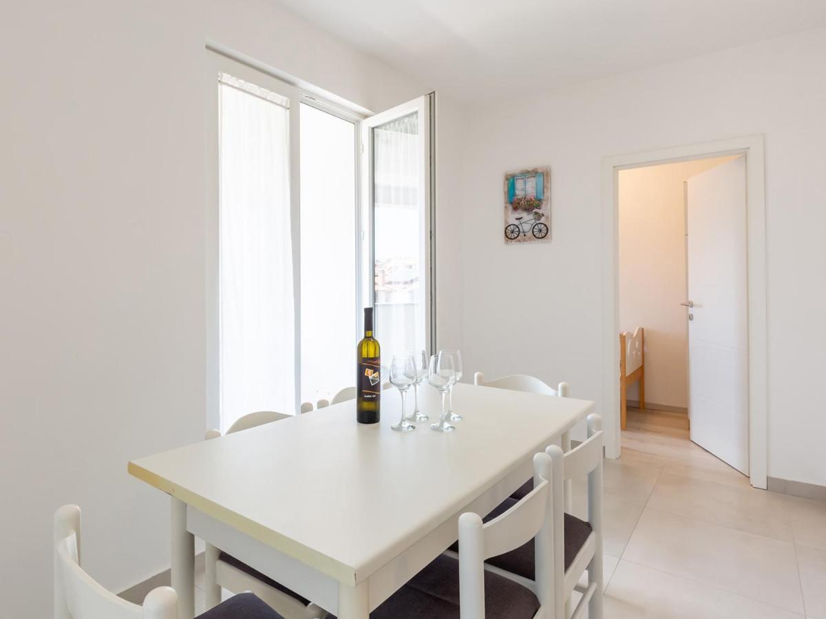 Amoroso Apartment 200M From Sea 波雷奇 外观 照片