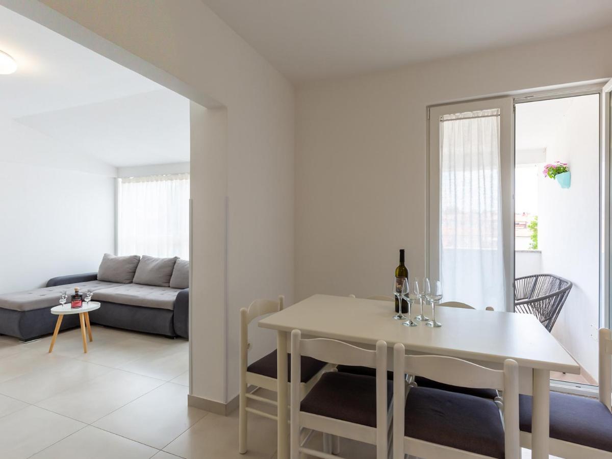 Amoroso Apartment 200M From Sea 波雷奇 外观 照片
