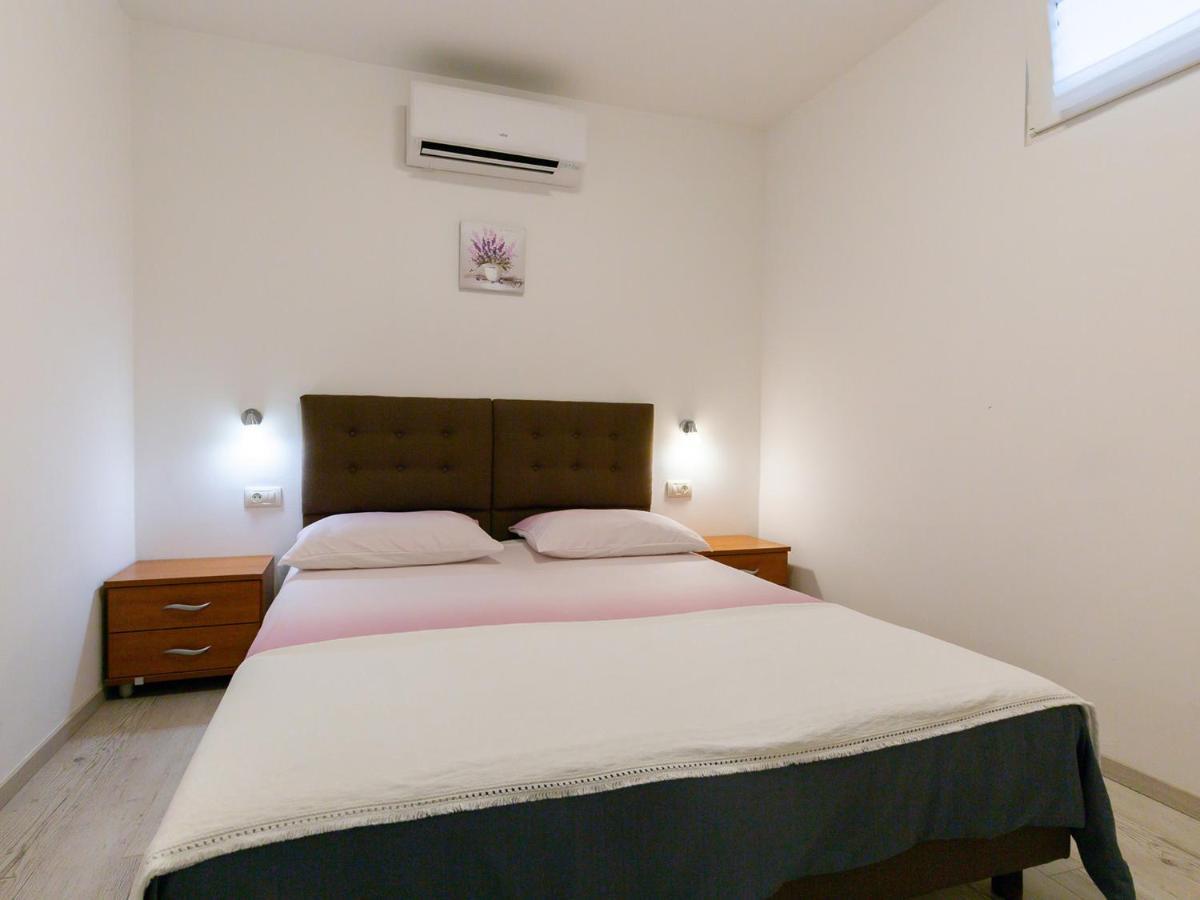 Amoroso Apartment 200M From Sea 波雷奇 外观 照片