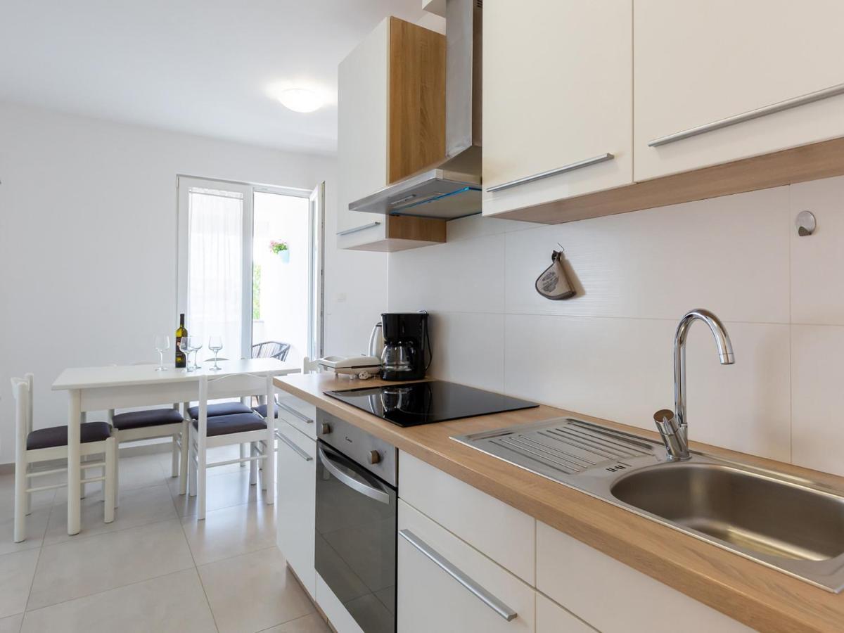 Amoroso Apartment 200M From Sea 波雷奇 外观 照片