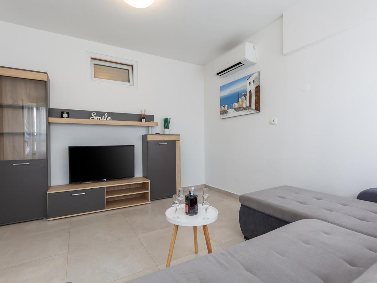 Amoroso Apartment 200M From Sea 波雷奇 外观 照片